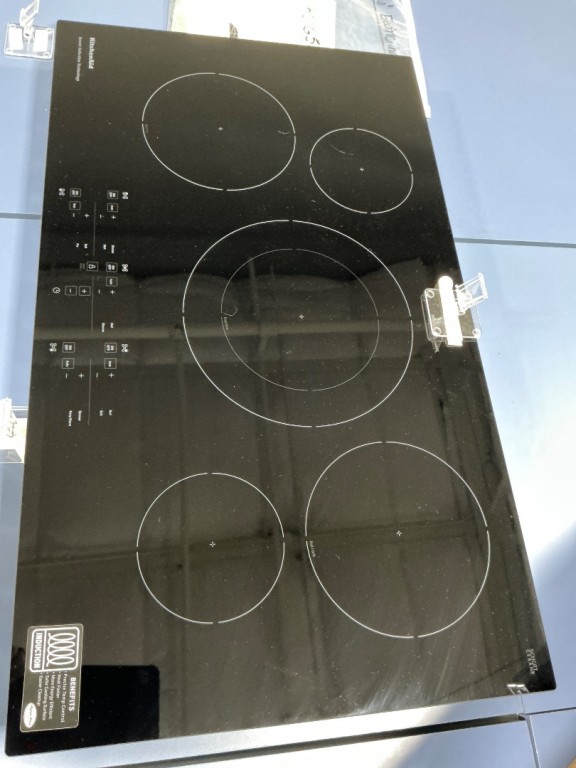 KitchenAid 36-inch 5-element Sensor Induction Cooktop Black KCIG556JBL