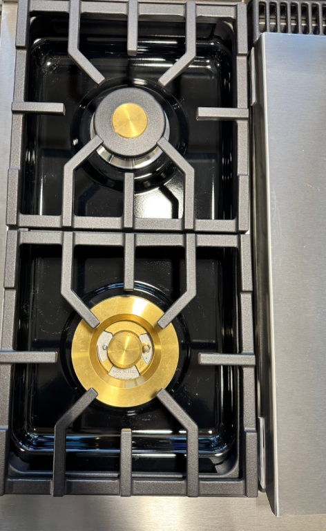 Monogram 36" Dual-Fuel Professional Range with 4 Burners and Griddle Stainless Steel ZDP364NDTSS