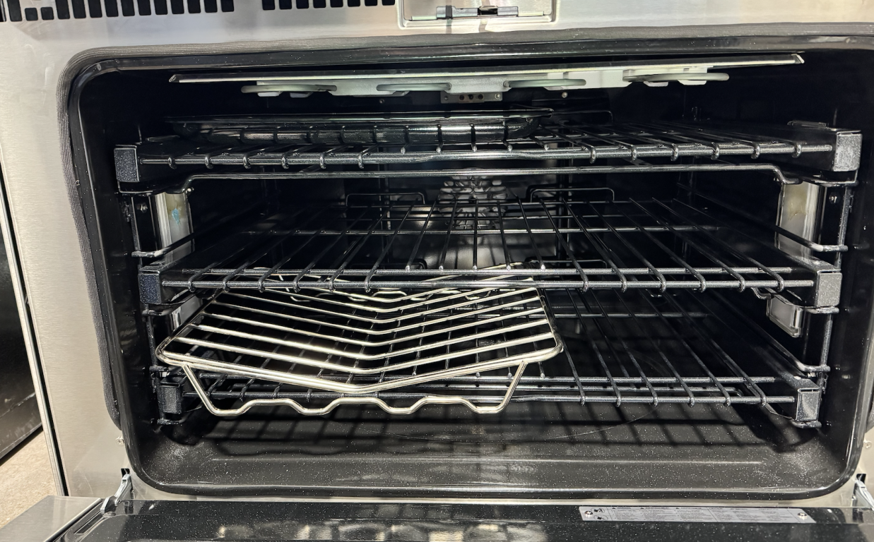 Monogram 36" Dual-Fuel Professional Range with 4 Burners and Griddle Stainless Steel ZDP364NDTSS
