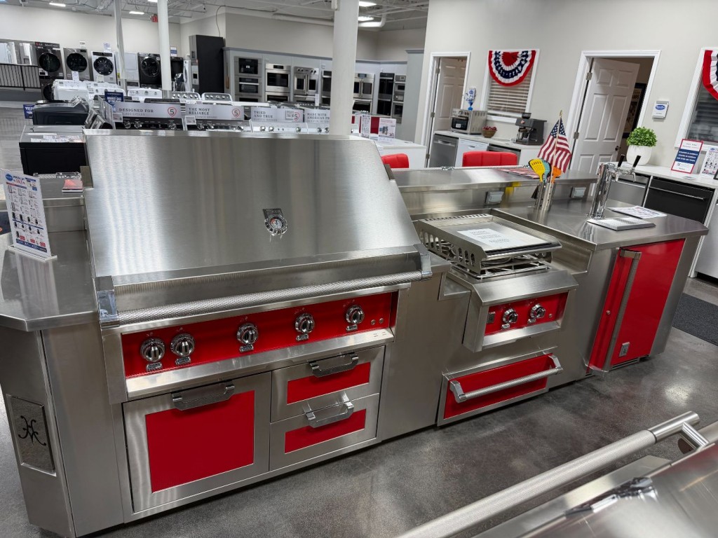 Hestan 12′ Outdoor Living Suite with Power Burner, Beer Dispenser and Bar Stainless Steel GESDBP12