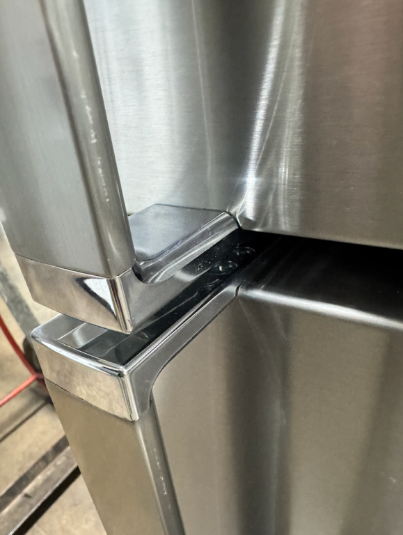 GE 21.9 Cu. Ft. Garage Ready Top-Freezer Refrigerator Fingerprint Resistant Stainless GTS22KYNRFS