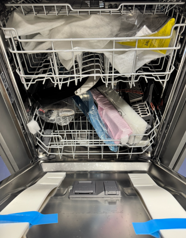 GE Top Control with Stainless Steel Interior Dishwasher with Sanitize Cycle Fingerprint Resistant Black Slate GDT670SFVDS