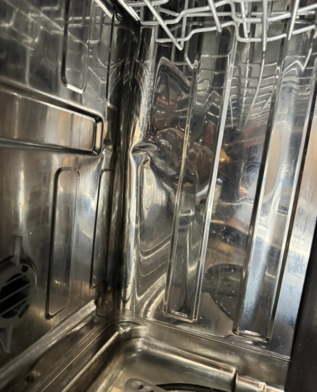 GE Top Control with Stainless Steel Interior Dishwasher with Sanitize Cycle Fingerprint Resistant Black Slate GDT670SFVDS