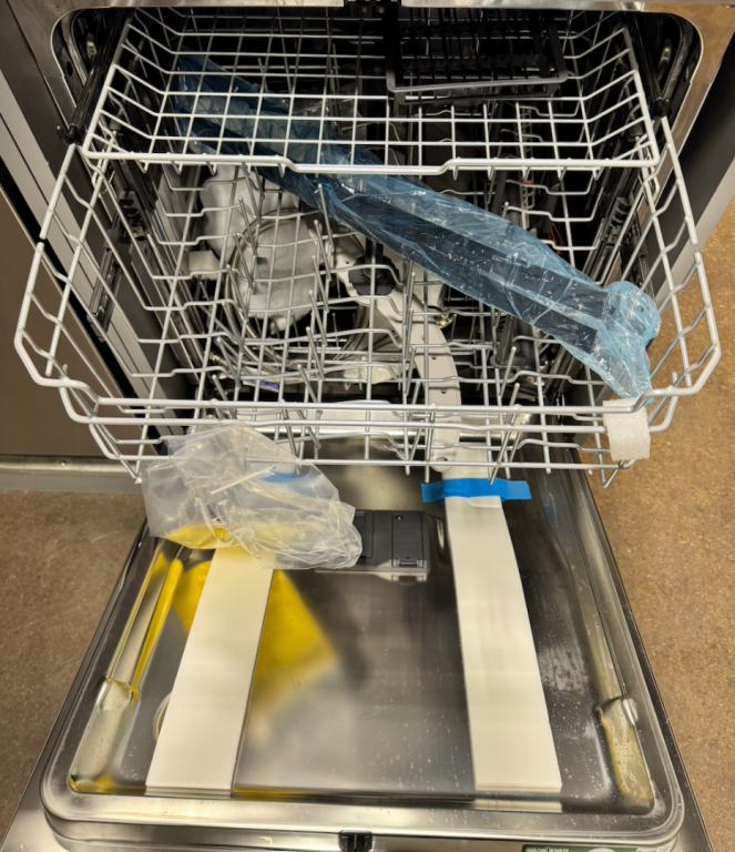 GE Fingerprint Resistant Top Control with Stainless Steel Interior Dishwasher with Sanitize Cycle Fingerprint Resistant Slate GDP670SMVES