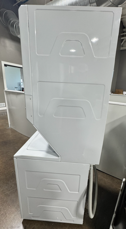 GE Unitized Spacemaker 3.8 cu. ft. Capacity Washer with Stainless Steel Basket and 5.9 cu. ft. Capacity Gas Dryer White on White GUD27GSSMWW