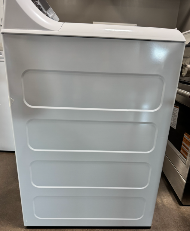 GE 4.3 cu. ft. Capacity Washer with Stainless Steel Basket,5-yr Limited Warranty White with Black Stainless Backsplash GTW525ACWWB