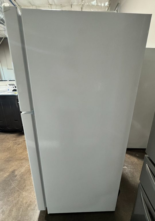 GE 21.9 Cu. Ft. Garage Ready Top-Freezer Refrigerator White GTS22KGNRWW
