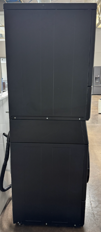 Speed Queen SF7 Stacked Washer – Gas Dryer with Pet Plus™ Matte Black SF7008BG, product image 2 of 7