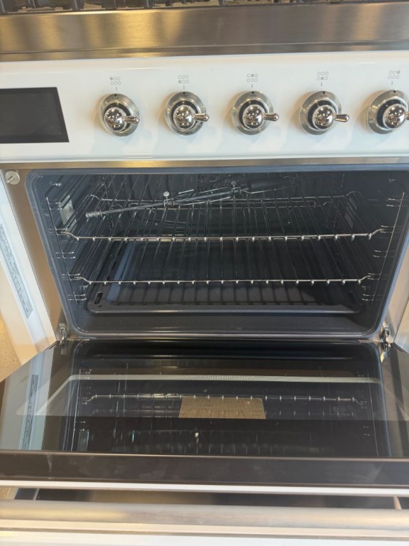 ILVE Majestic II Series 36" Dual Fuel Natural Gas Freestanding Range White UM096DNS3WHC, product image 2 of 6