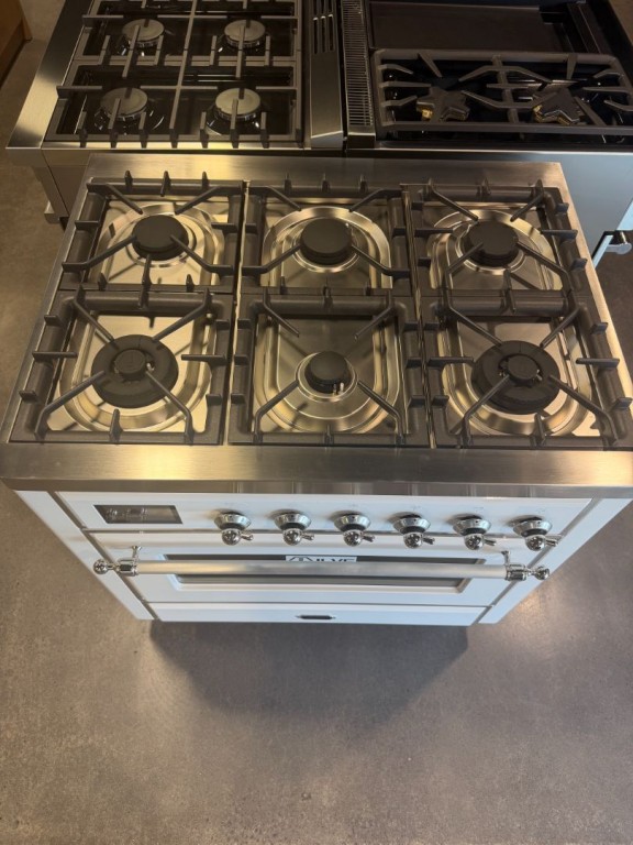 ILVE Majestic II Series 36" Dual Fuel Natural Gas Freestanding Range White UM096DNS3WHC, product image 5 of 6