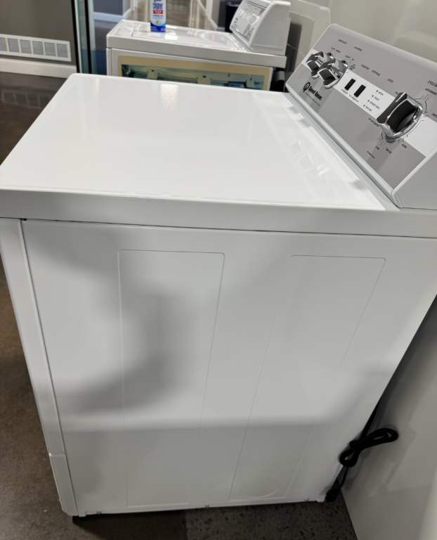 Speed Queen DC5 Sanitizing Gas Dryer with Pet Plus™ White DC5004WG, product image 2 of 10
