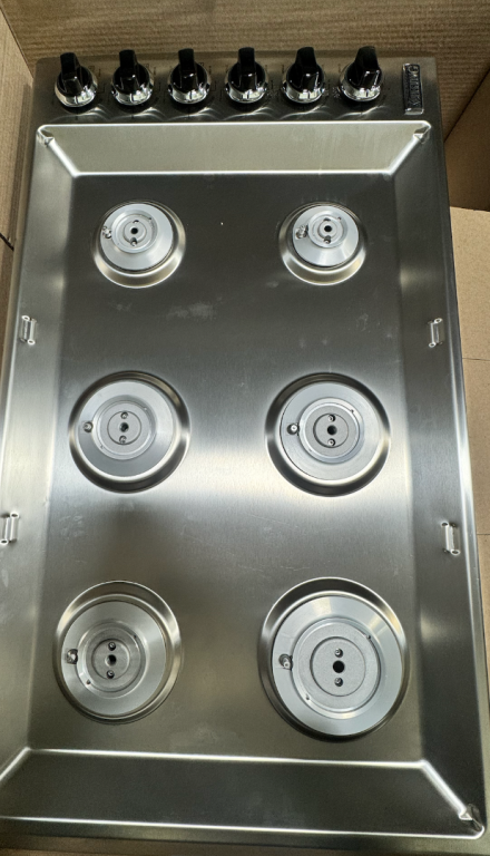 Viking 36"W. Gas Cooktop Stainless Steel VGSU53616BSS, product image 3 of 5